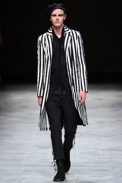 Look 9